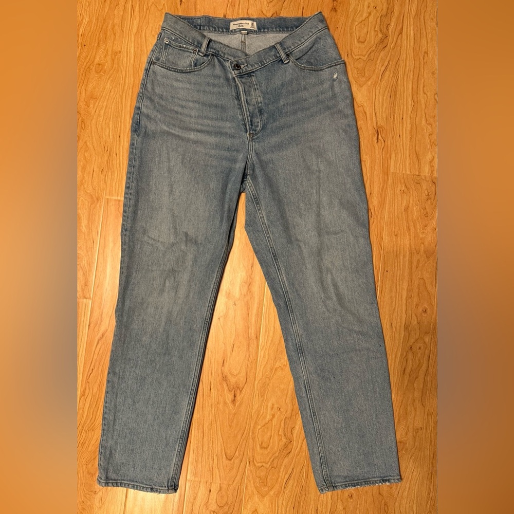 Abercrombie & Fitch Curve Love High Rise Dad Jeans